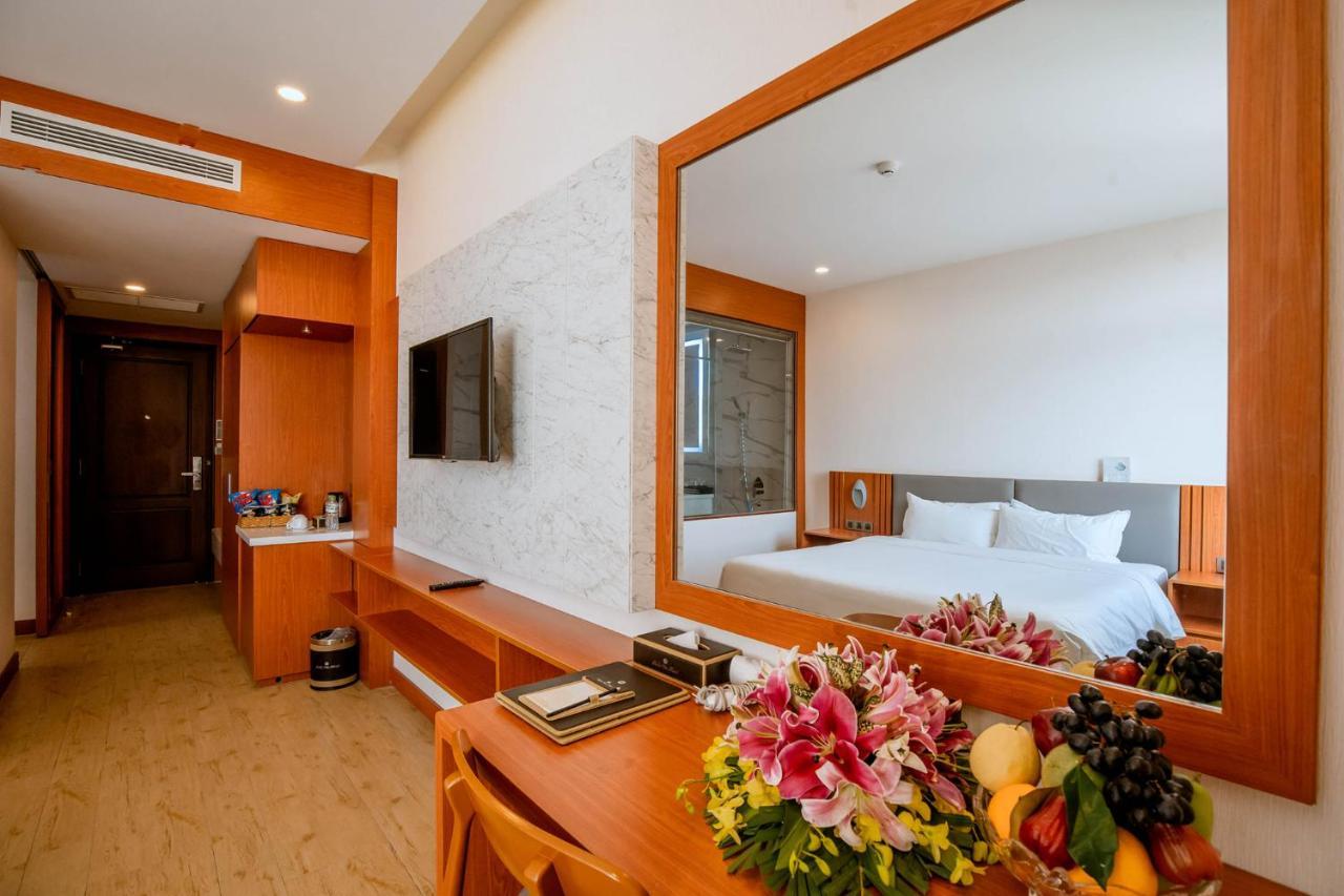 Bella Vita Hotel Лонгхай Экстерьер фото