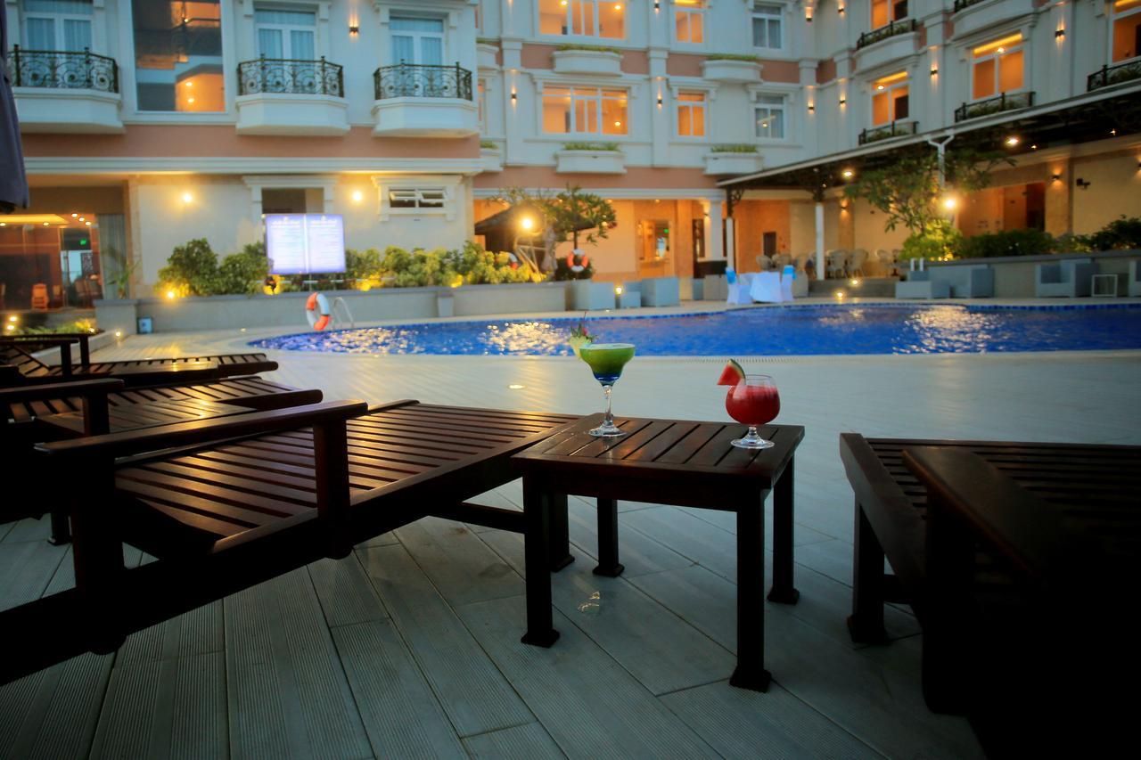 Bella Vita Hotel Лонгхай Экстерьер фото