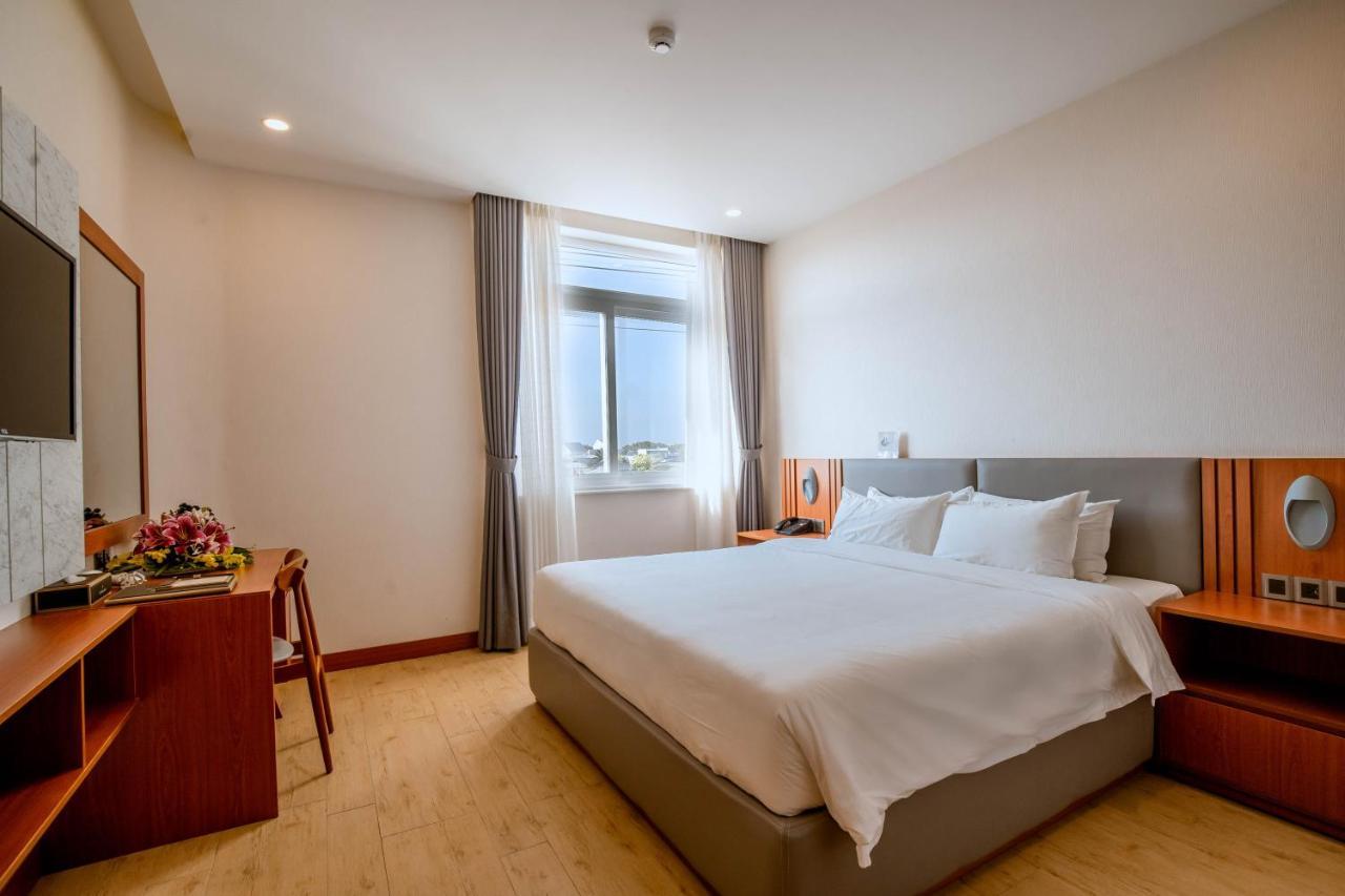 Bella Vita Hotel Лонгхай Экстерьер фото