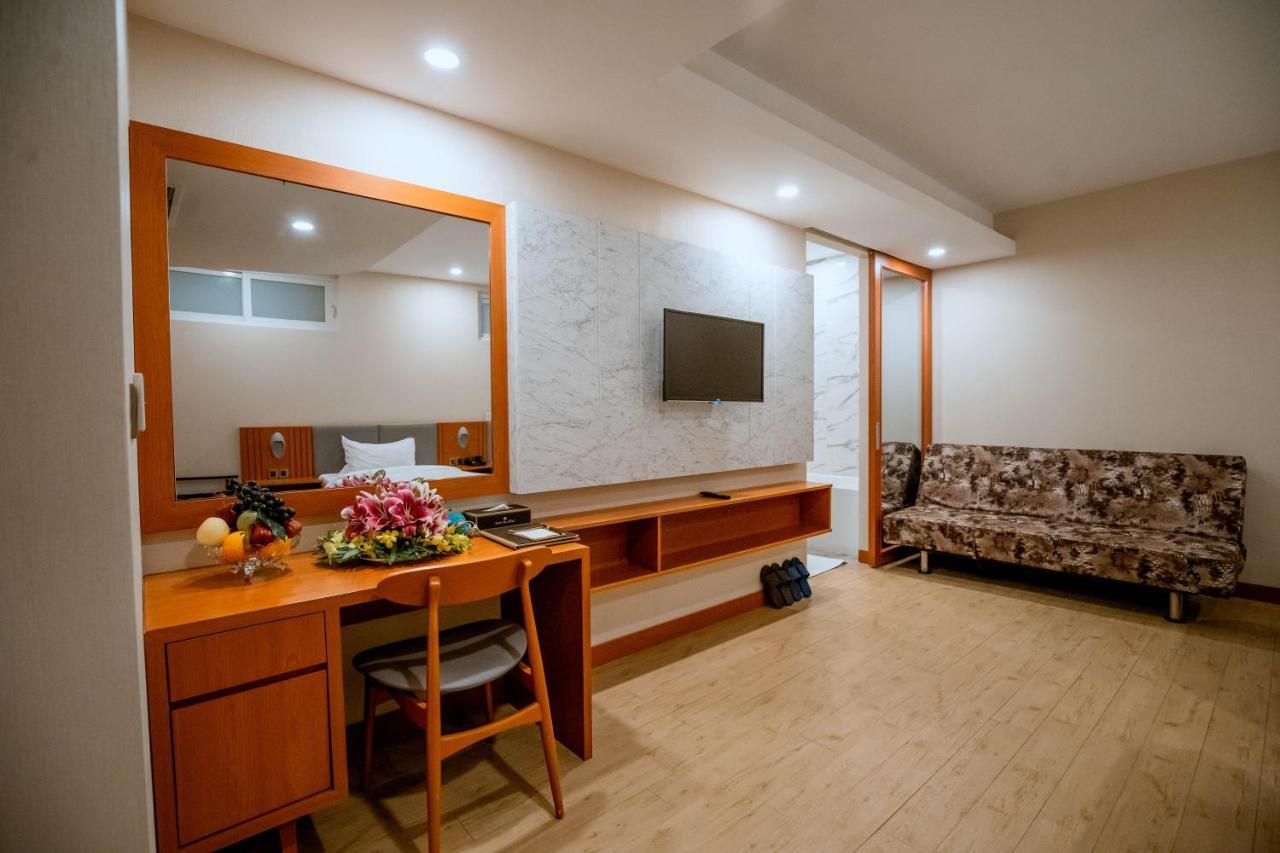 Bella Vita Hotel Лонгхай Экстерьер фото