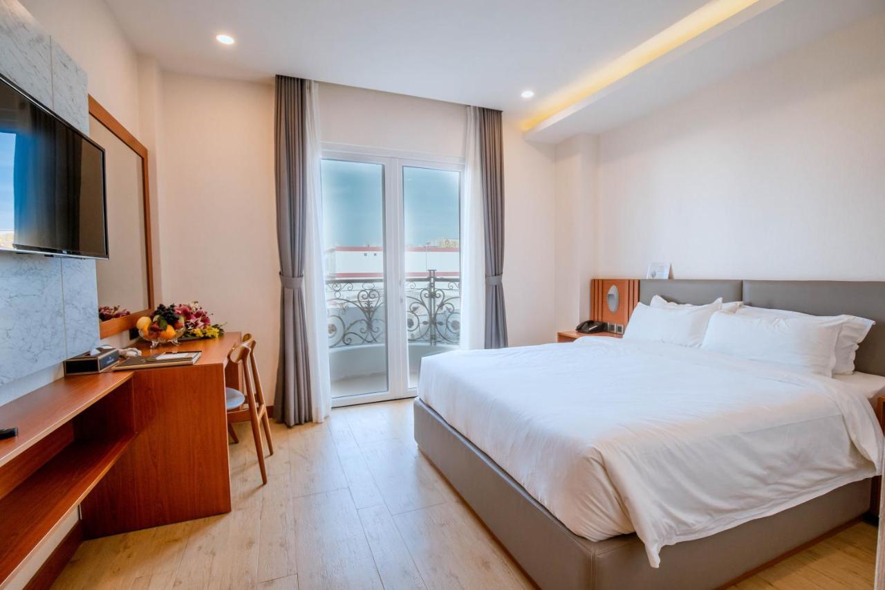 Bella Vita Hotel Лонгхай Экстерьер фото